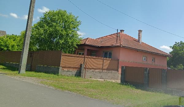 Szabolcsveresmart, Tölgyesszög út 44: lakóház · 20 000 000 Ft