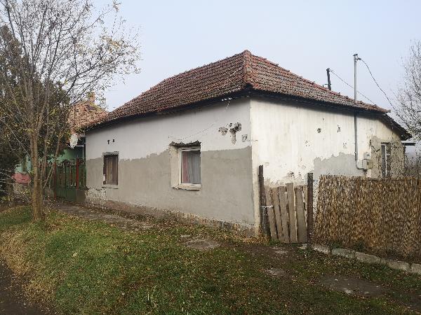 Jászkarajenő, Petőfi Sándor utca 118: lakóház · 350 000 Ft – árverés