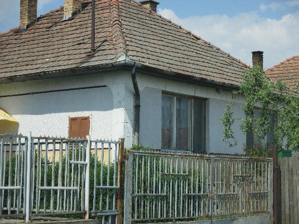 Dombrád, Lónyai út 12.: lakóház · 500 000 Ft – árverés