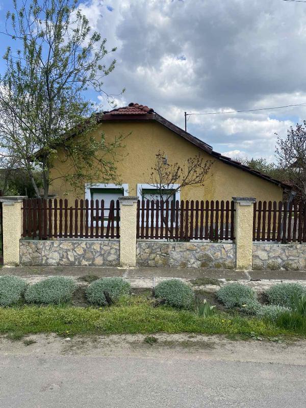 Tiszaszentimre, Bajcsy-zsilinszky út 31.: lakóház · 1 837 500 Ft