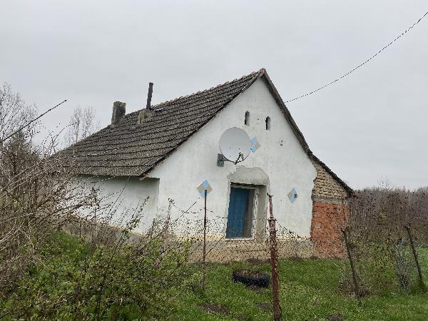 Magyarkeszi, Mikszáth Kálmán utca 10: lakóház · 87 500 Ft – árverés