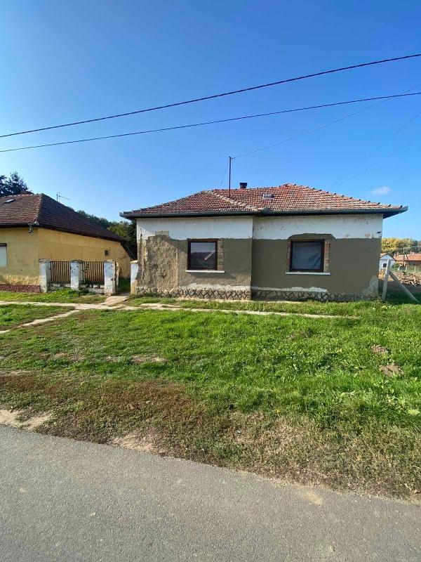 Tiszabura, Hősök tere 8.: lakóház · 1 000 000 Ft – árverés