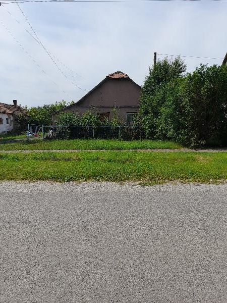 Füzesabony, Kerecsendi út 120.
