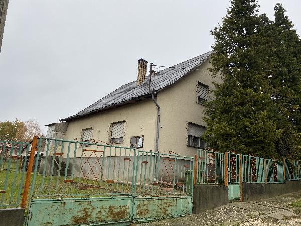 Tamási, Damjanich utca 8.: 2 275 000 Ft – árverés