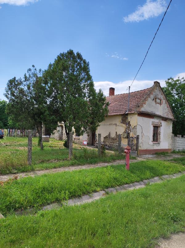 Dabrony, Petőfi utca 27: lakóház · 1 000 000 Ft – árverés