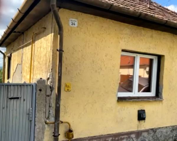 Apc, Dobó István utca 24.: lakóház · 7 000 000 Ft – árverés