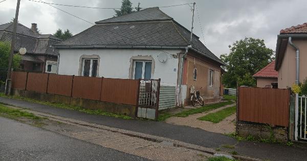 Tuzsér, Márta út 26
