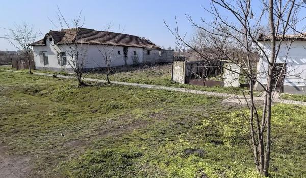 Kömlő, Bocskai István út 97.: 250 000 Ft – árverés