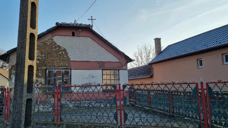 Levelek, Mikszáth Kálmán utca 93.: lakóház · 63 636 Ft – árverés