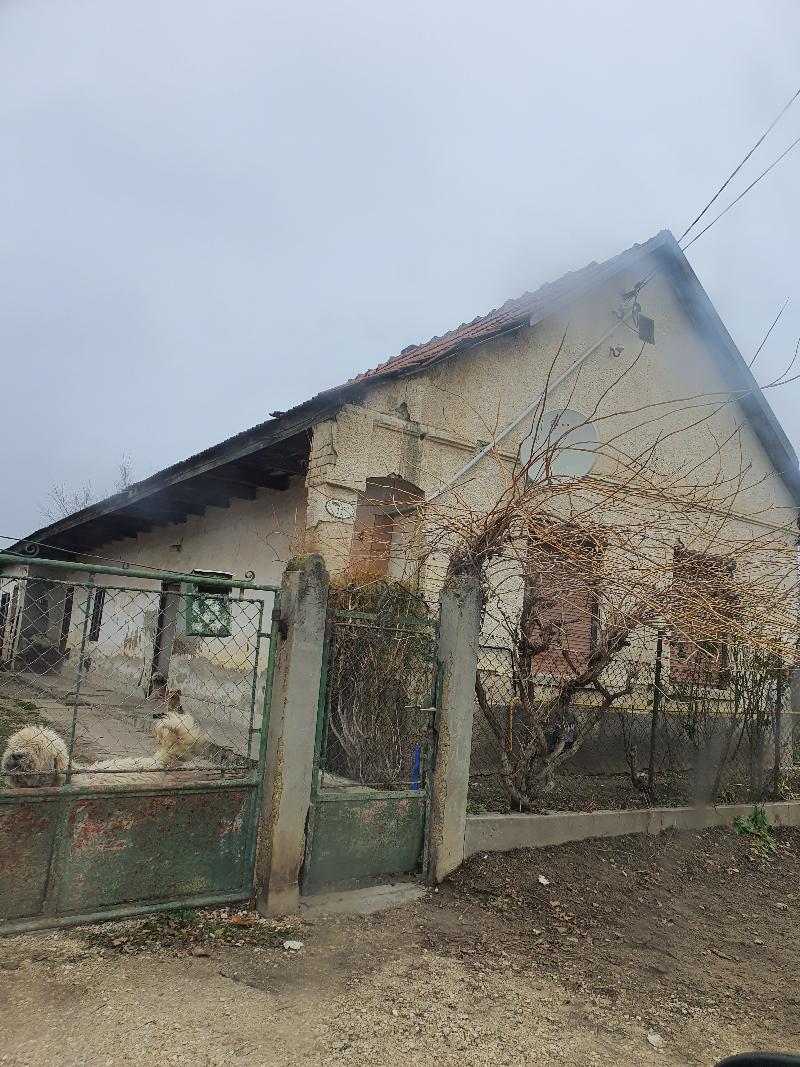8127 Aba, Arany J. utca 11.: lakóház · 3 091 500 Ft – ingatlanárverés