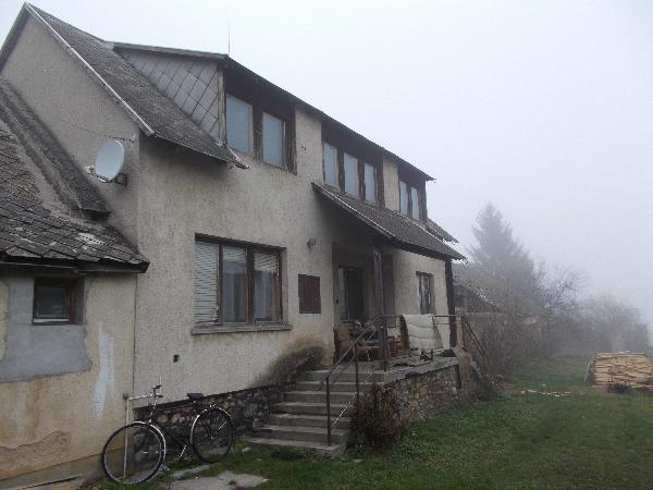 8428 Borzavár, Fő út 116.: lakóház · 2 100 000 Ft – ingatlanárverés