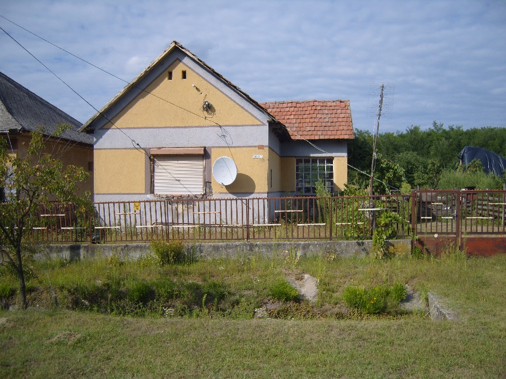 4373 Ömböly, Fenyves utca 35.: 1 235 000 Ft – ingatlanárverés