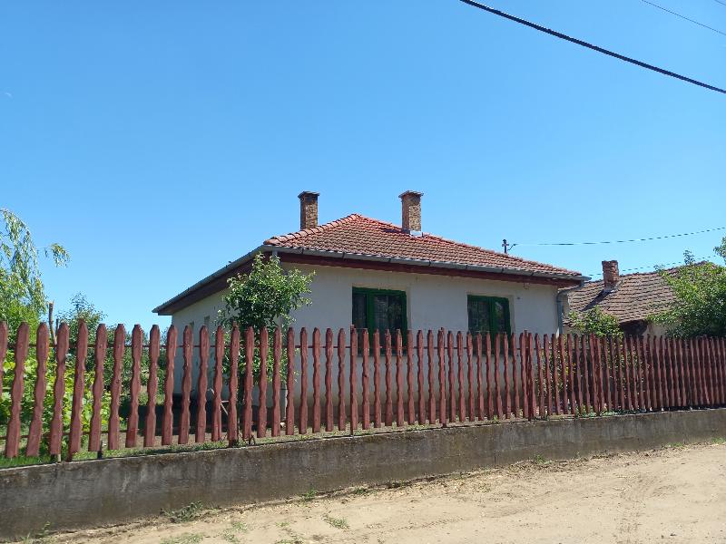 Beszterec, Dózsa György utca 31: lakóház · 525 000 Ft – árverés