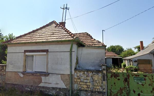 8460 Devecser, Mikes Kelemen utca 4.: 195 920 Ft – ingatlanárverés