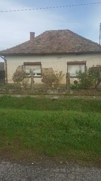 Újszentmargita, Szélső út 3.