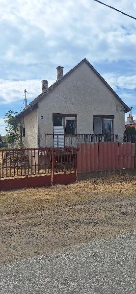 Nyíregyháza, Ösvény utca 42: lakóház · 10 150 000 Ft – árverés