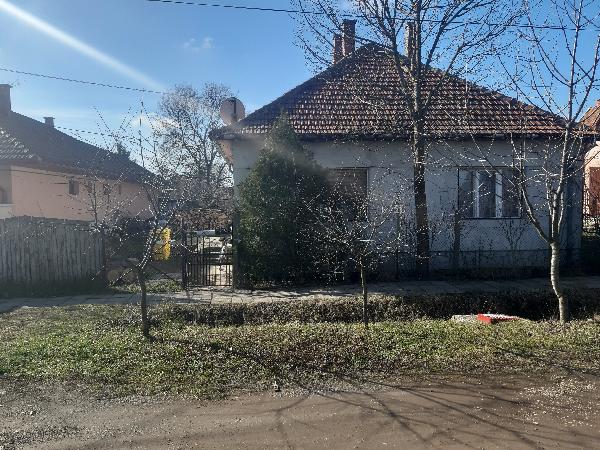Békéscsaba, Móra Ferenc utca 2.: lakóház · 8 450 000 Ft – árverés